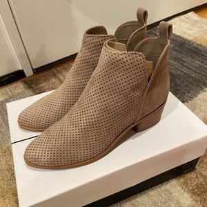 Dolce Vita Kaidie Suede Booties